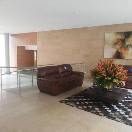 Ferienwohnung Hermosa Habitacion Privada En Conjunto Residencial Cerca Al Aeropuerto Y Terminal De Bogota, Zonas Comunes Se Comparten Con 1 Persona Exterior foto